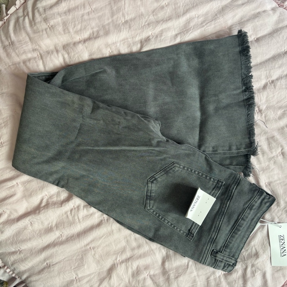 Zenana flare Grey - NWT